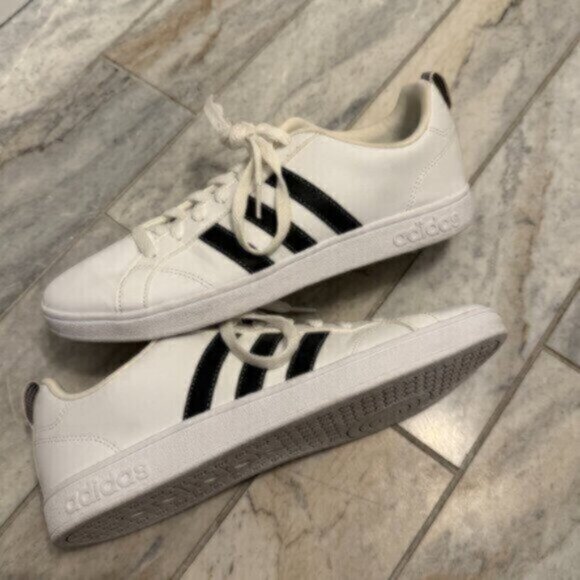 NEW Adidas women's size 10 black/white VS Advantage sneakers - Picture 4 of 8